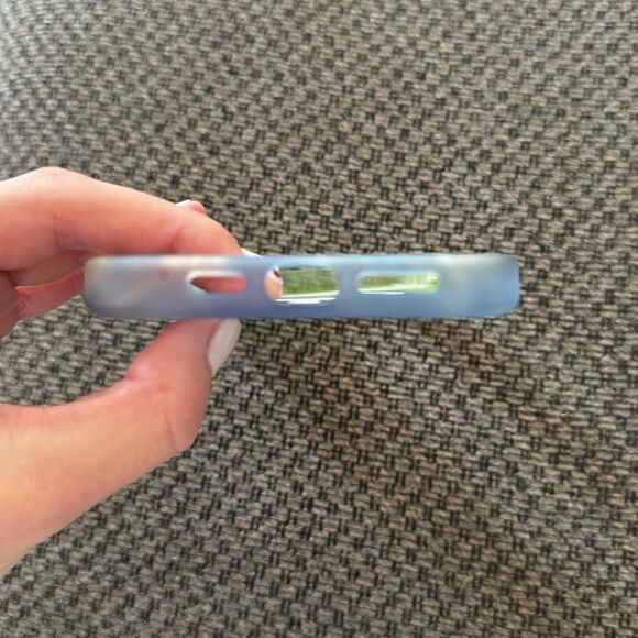 iPhone 15 pro max otter box case - Picture 3 of 6